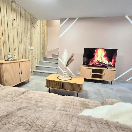 - L'acacia * Pont-d'Ouilly