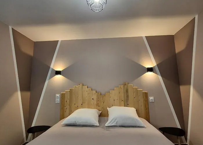 - L'acacia * Pont-d'Ouilly