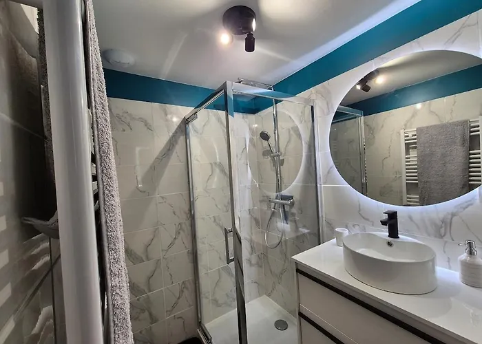 - L'acacia * Pont-d'Ouilly